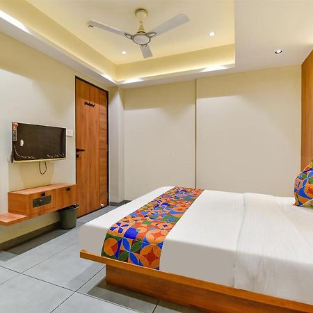 Fabhotel Udhna Inn, Near Udhna Junction Surat Ngoại thất bức ảnh