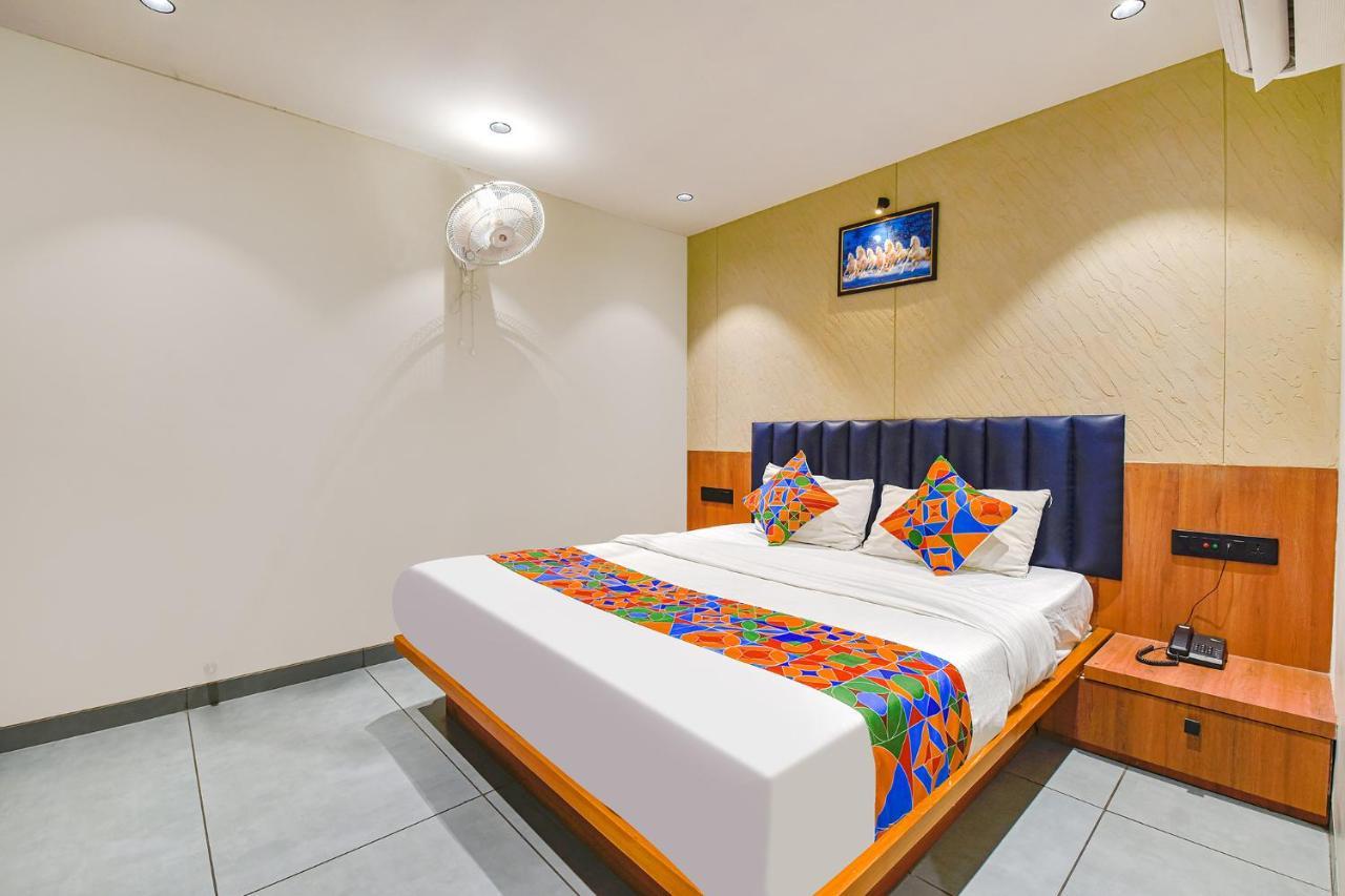 Fabhotel Udhna Inn, Near Udhna Junction Surat Ngoại thất bức ảnh