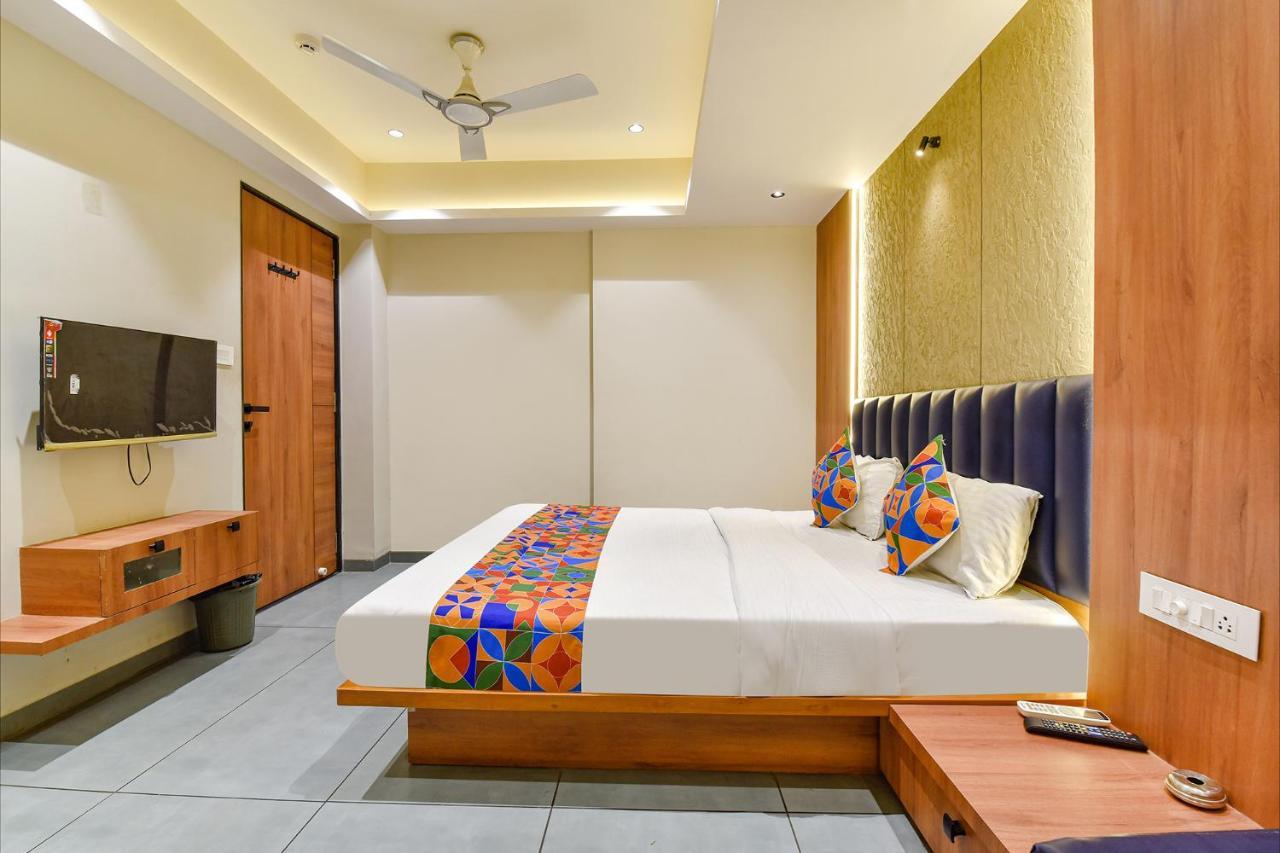 Fabhotel Udhna Inn, Near Udhna Junction Surat Ngoại thất bức ảnh